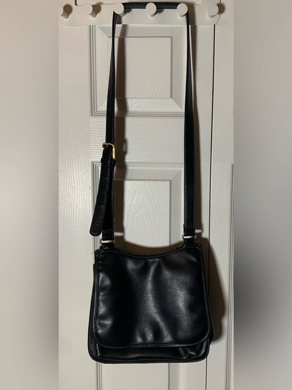 Liz Claiborne black leather crossbody handbag